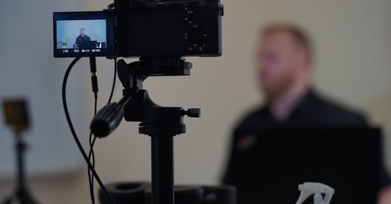 découvrez notre vidéo de présentation captivante qui met en lumière nos services, notre expertise et notre engagement envers l'innovation. plongez dans notre univers et laissez-vous inspirer par notre savoir-faire.