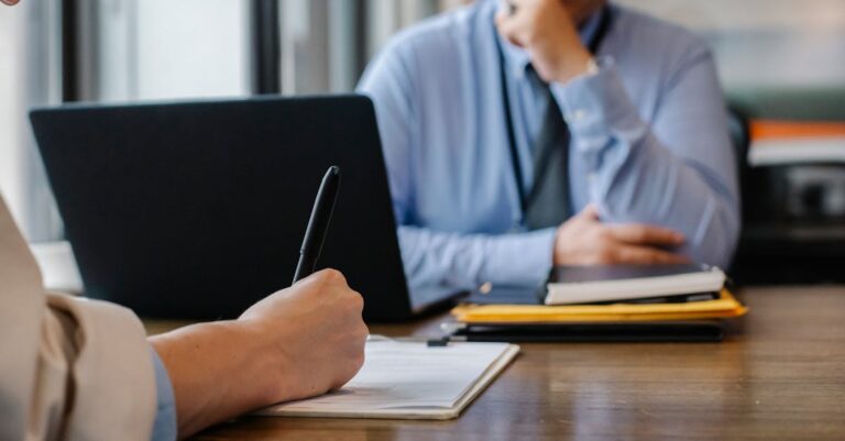 découvrez les coulisses de notre interview captivante, où nous explorons des questions passionnantes et révélatrices avec des invités de renom. ne manquez pas cette opportunité d'en apprendre plus sur leurs parcours et perspectives uniques.