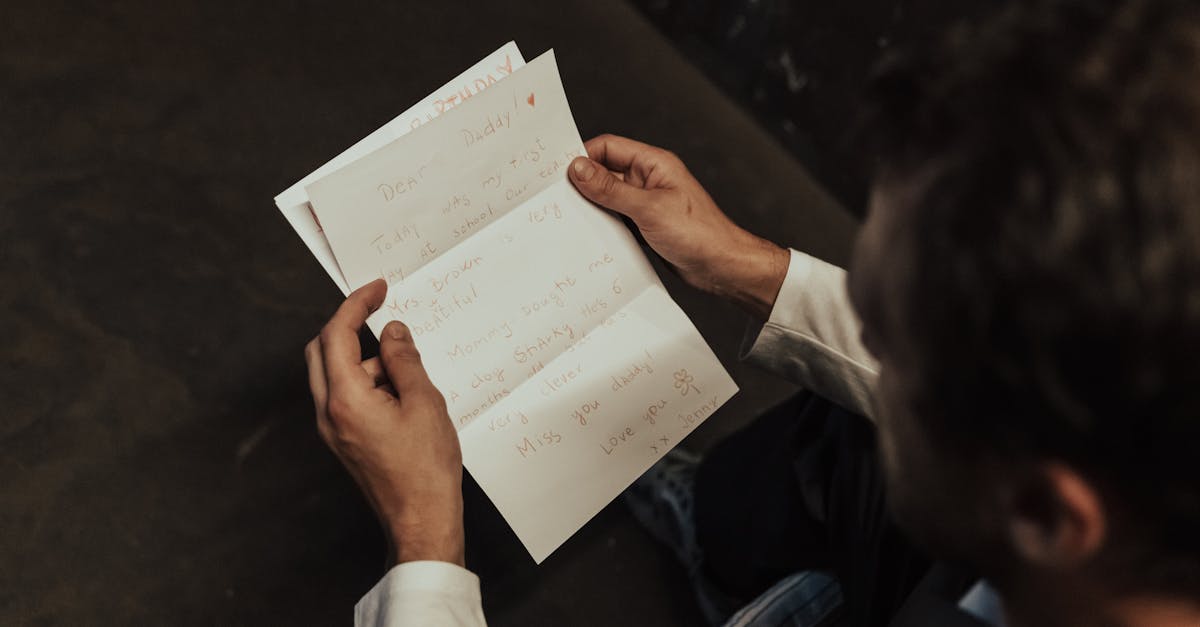 découvrez l'art de la correspondance : l'échange d'idées, d'émotions et d'informations à travers des lettres ou des messages. explorez l'importance de ce moyen de communication dans notre vie quotidienne et comment il peut enrichir vos relations.