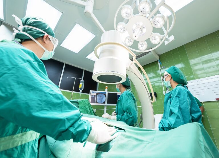 découvrez nos conseils experts pour rédiger un cv de médecin percutant. apprenez à mettre en valeur vos compétences, votre formation et votre expérience dans le domaine médical afin d'attirer l'attention des recruteurs.